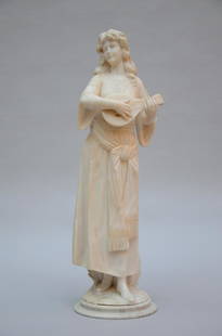 Statue in alabaster 'lady with instrument' (h74cm) (*): Statue in alabaster 'lady with instrument' (h74cm) (*)