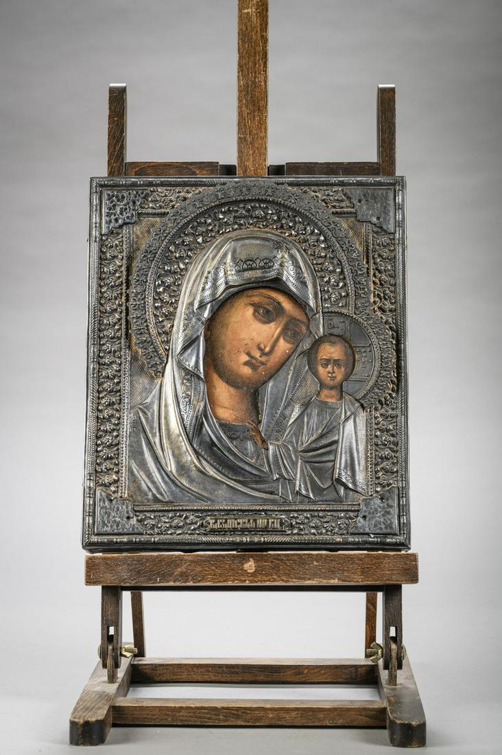 Russian icon 'Mother and Child' with a gilt silver riza (31x26cm) (1 of 4)