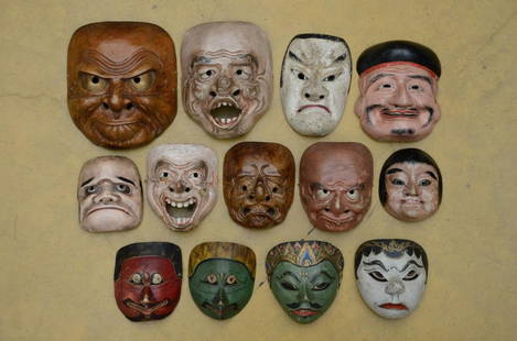 Collection of masks: 9 Japanese and 4 Balinese masks (from 15 to 27cm): Collection of masks: 9 Japanese and 4 Balinese masks (from 15 to 27cm)