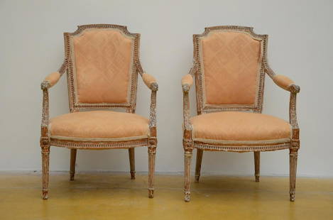 A pair of patinated Louis XVI style seats (47x88x50cm): A pair of patinated Louis XVI style seats (47x88x50cm)