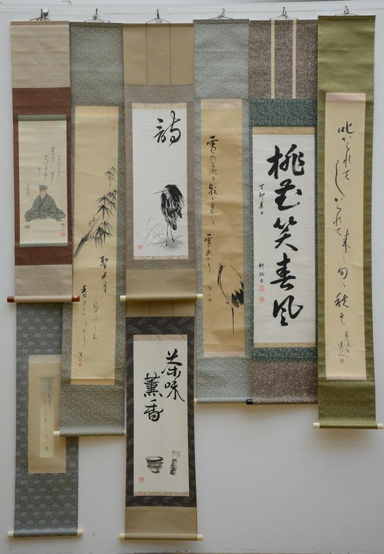 Lot: 8 Oriental hanging rolls (from 35x6 tot 122x18cm) (*) (1 of 5)
