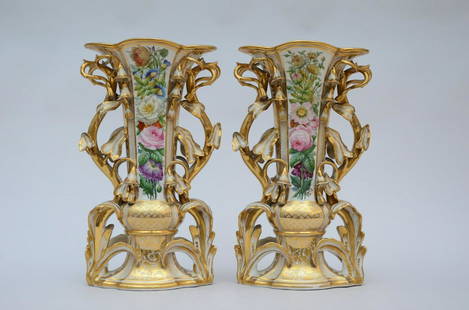 A pair of Louis-Philippe vases in Vieux Bruxelles porcelain 'flowers' (h47cm): A pair of Louis-Philippe vases in Vieux Bruxelles porcelain 'flowers' (h47cm)