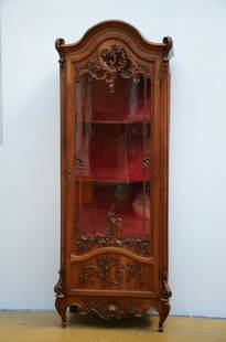 Louis XV style display case in walnut (189x73x43cm): Louis XV style display case in walnut (189x73x43cm)