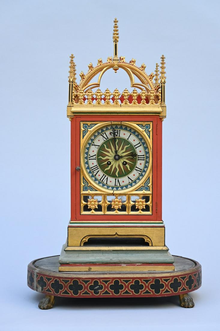 A gothic revival style clock on wooden base (70x42x28cm) (*) (1 of 4)