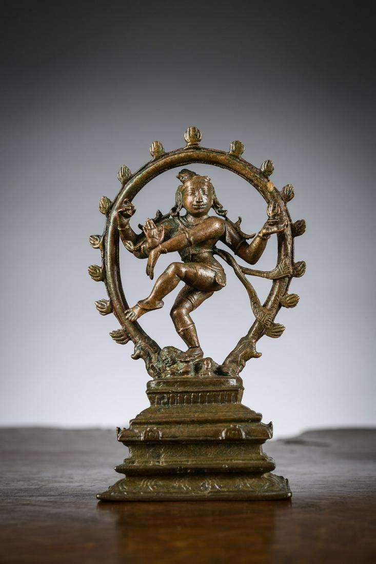 A rare Indian statue in bronze 'Shiva Nataraja', 15th-16th century (h 14.5 cm) (1 of 7)