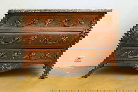 Louis XV style chest of drawers with bronze fittings (92x133x53cm): Louis XV style chest of drawers with bronze fittings (92x133x53cm)