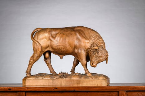 A large bull in sculpted wood (54x74cm): A large bull in sculpted wood (54x74cm)