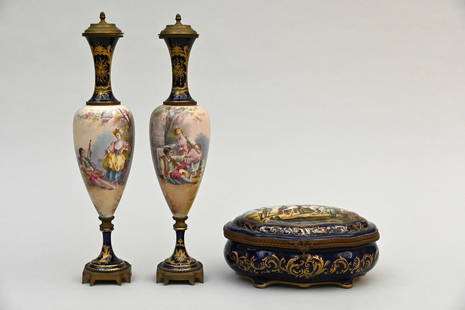 A pair of vases in SËvres (h55cm) and box in porcelain (17x32x24cm) (*): A pair of vases in SËvres (h55cm) and box in porcelain (17x32x24cm) (*)