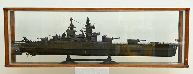 Large scale model of a French warship 'Richelieu' (56x173x30cm): Large scale model of a French warship 'Richelieu' (56x173x30cm)