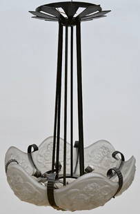 Art deco chandelier in glass and wrought iron: Art deco chandelier in glass and wrought iron