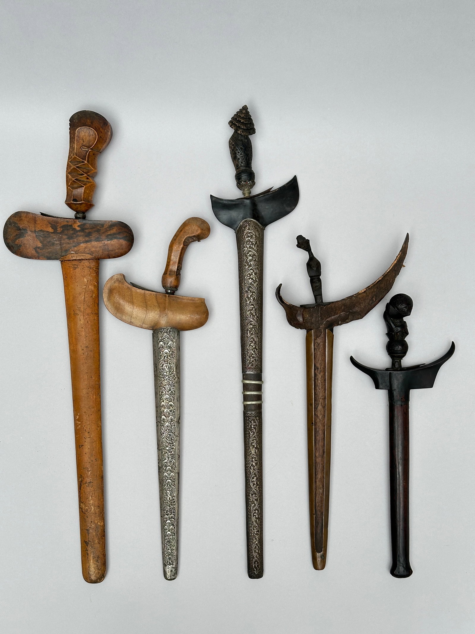 5 Balinese keris knives: 5 Balinese keris knives