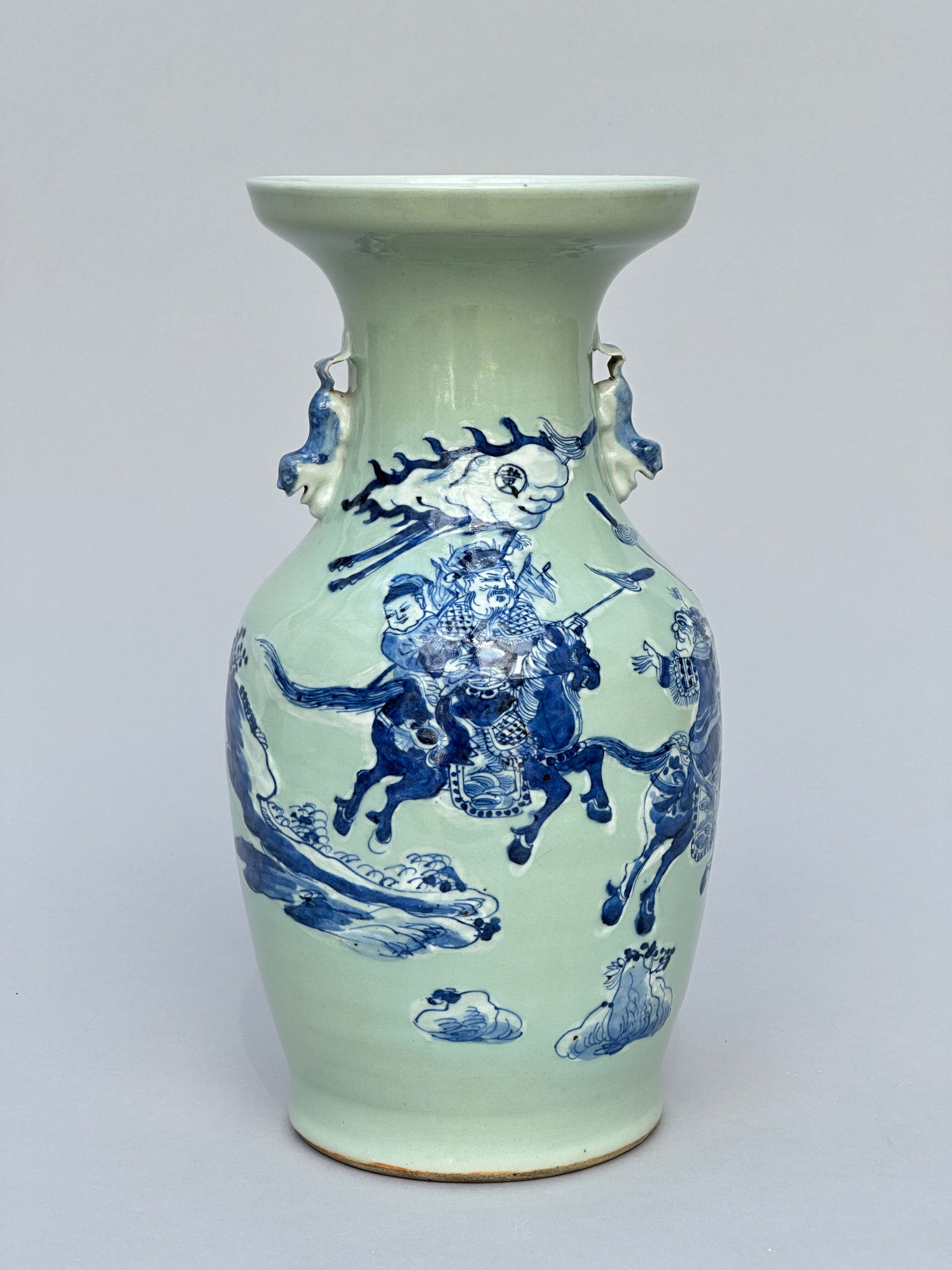A vase in Chinese celadon porcelain 'warriors', 19th century (1 of 5)