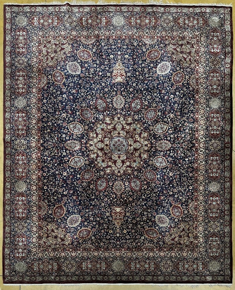 A large oriental carpet 'floral decoration' (1 of 5)