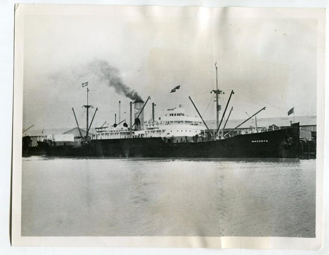 1939 U.S. Freighter Wacosta. Stopped by German Sub: 1939 U.S. Freighter Wacosta. Stopped by German Sub Original Press Photo. Original Press photo of freighter Wacosta in New York. Caption on back says it was stopped by German submarine. Dated Sept 12, 