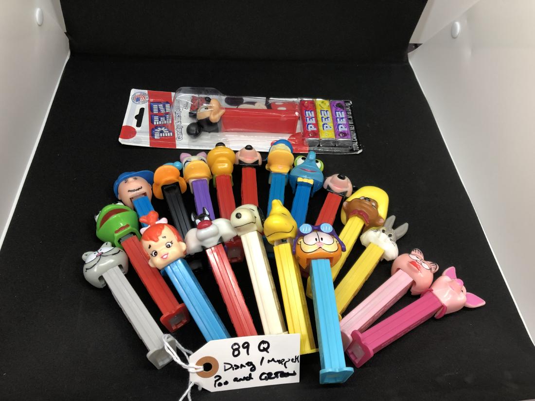 89Q/ Misc Character Pez Dispensers: Toys