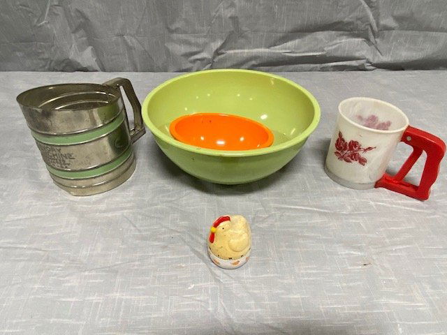 Lot of Vintage kitchen Items (1 of 5)