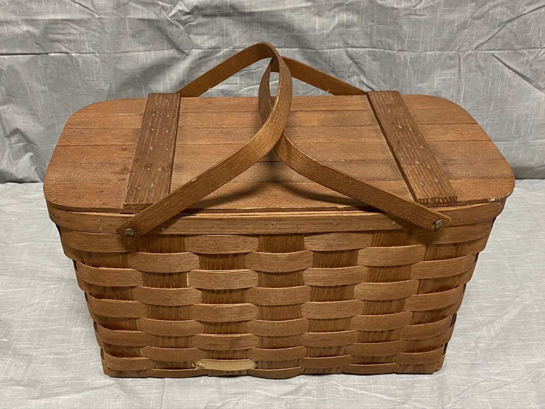 Vintage Picnic Basket: Vintage Basketviile Picnic Basket