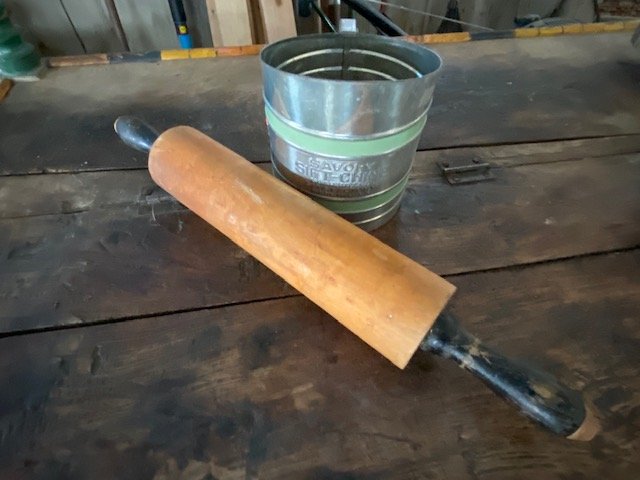 Vintage Rolling Pin and Sifter (1 of 2)