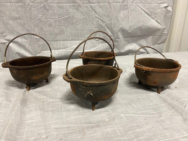 Cast Iron Melting Pots (1 of 3)