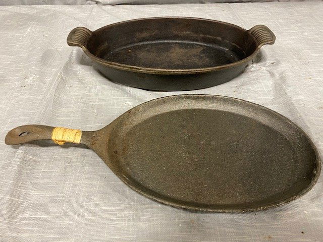 Cast Iron Pans (1 of 4)