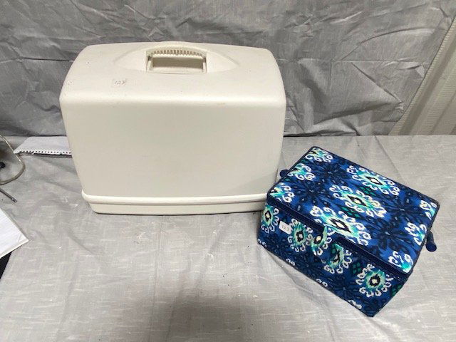 Sewing Machine lot (1 of 7)
