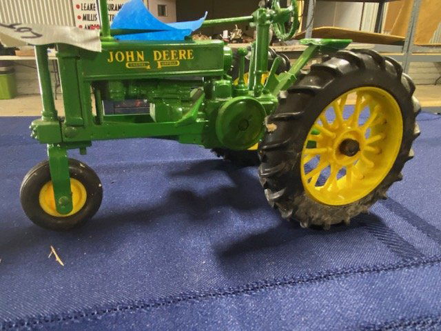 John Deer Tractor (1 of 3)