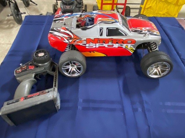 Gas RC Car (1 of 5)