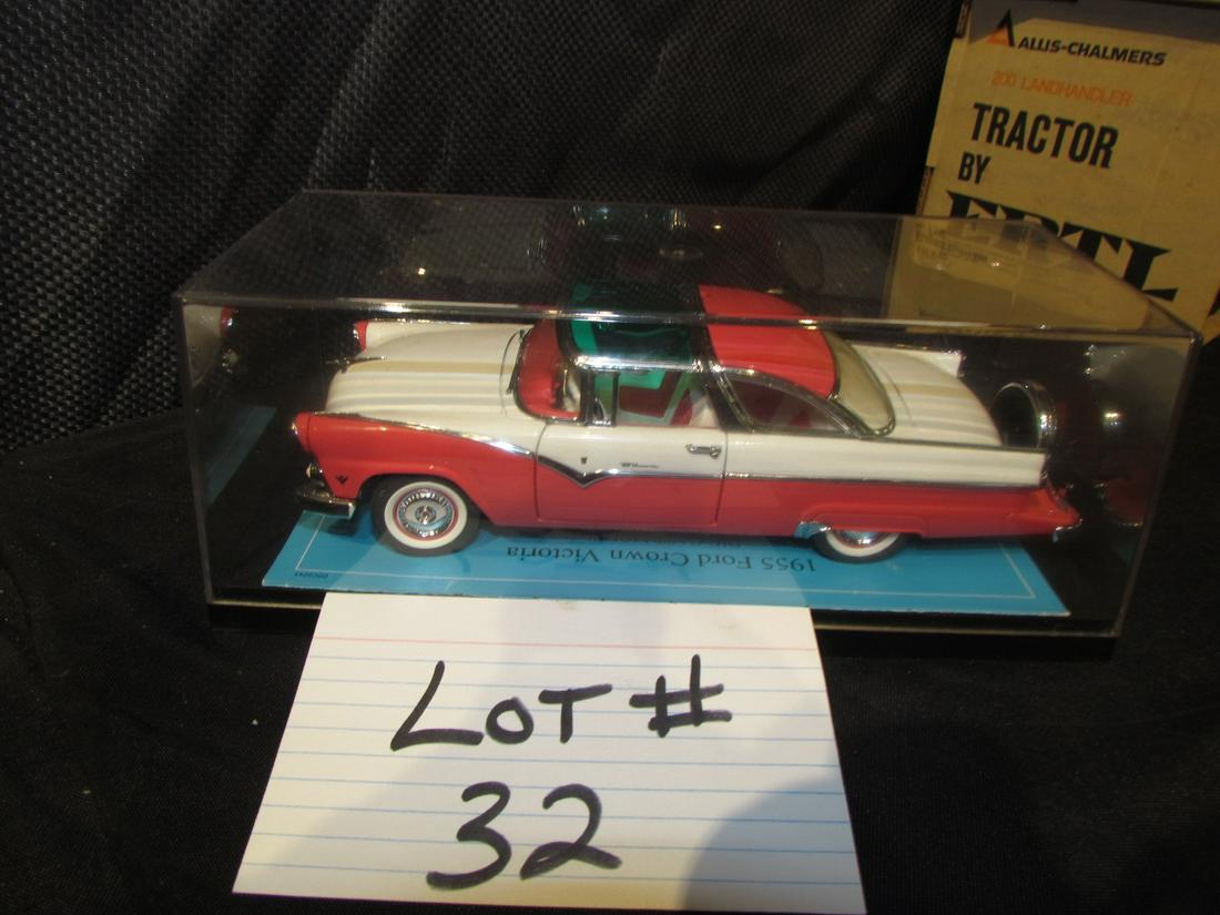 Franklin Mint 1955 Ford Crown Victoria: 1955 Ford Crown Vic Percision Model In good shape no box has a shocase