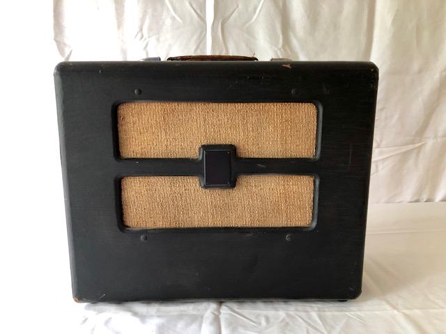 Gibson BR-6 Tube 55W Amplifier: Gibson BR-6 Tube 55W Amplifier. Circa late 1940's, Early 1950's or so. Has been plugged-in and tubes light-up/glow- appears to be in good working condition but has not been tested extensively. As-is/a