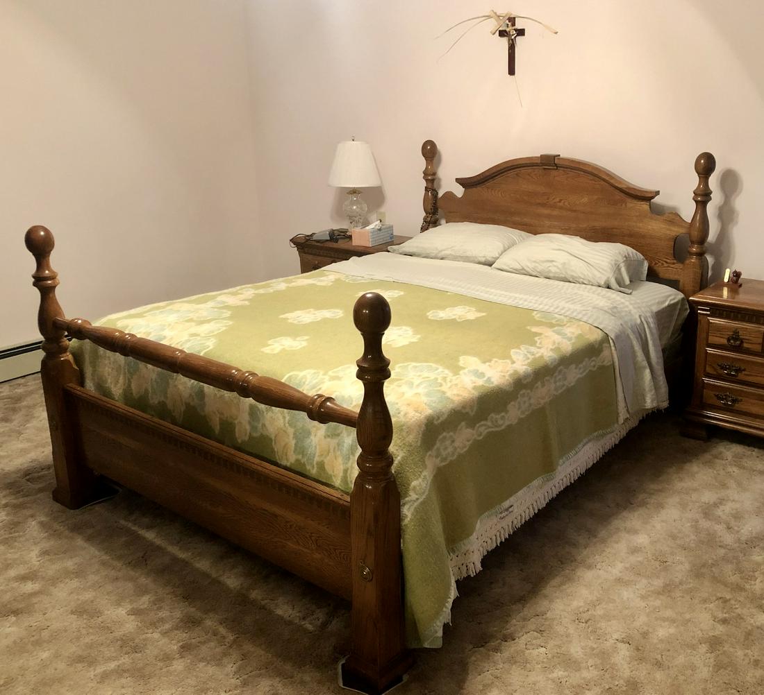 Vintage Kincaid Solid Wood Bedroom Set: Queen Bed, Dresser, Mirror, Nightstand/End Tables, and High Boy Chest of Drawers.