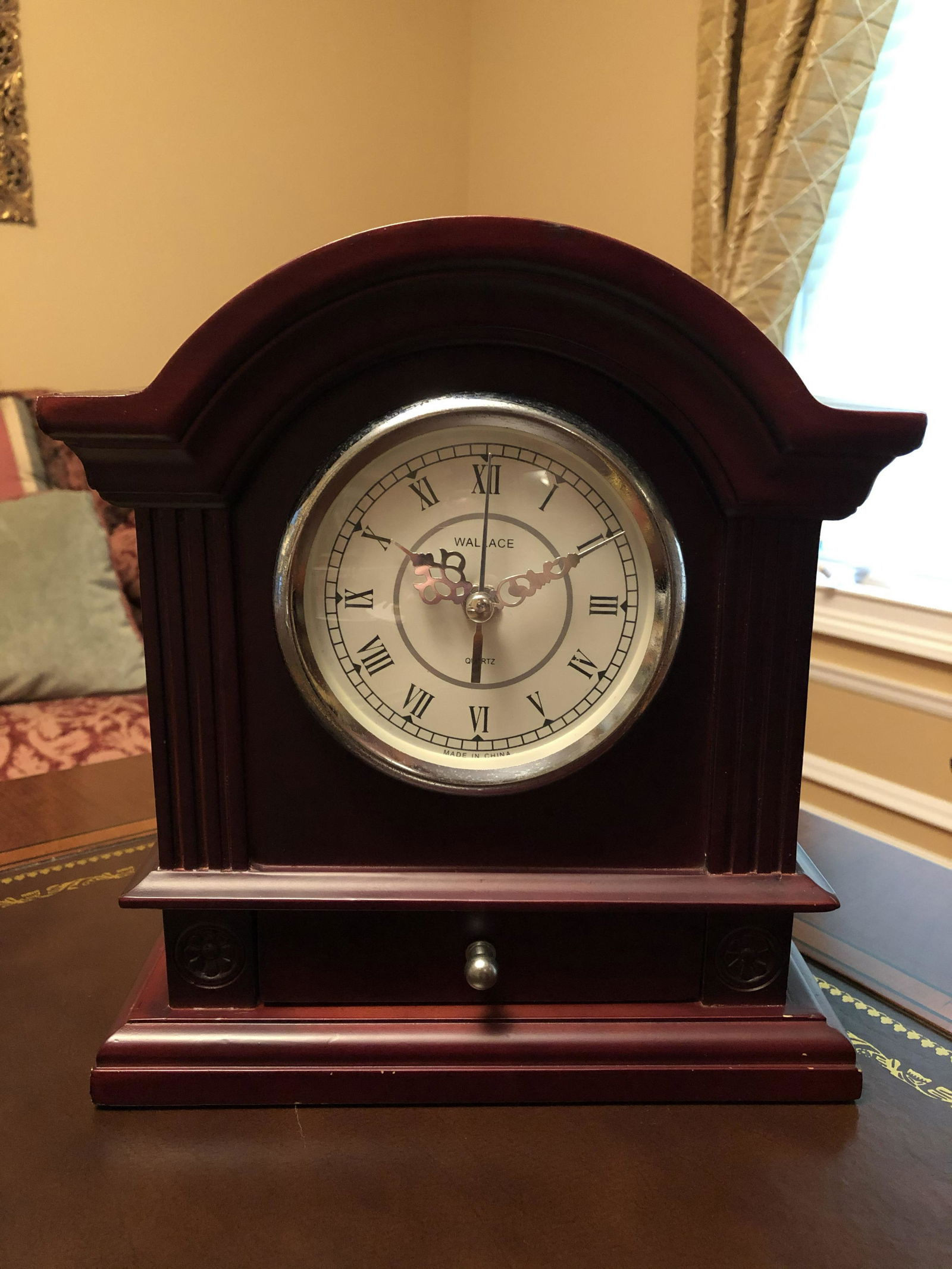 Wallace Silversmiths Chiming Quartz Mantle Clock (1 of 4)