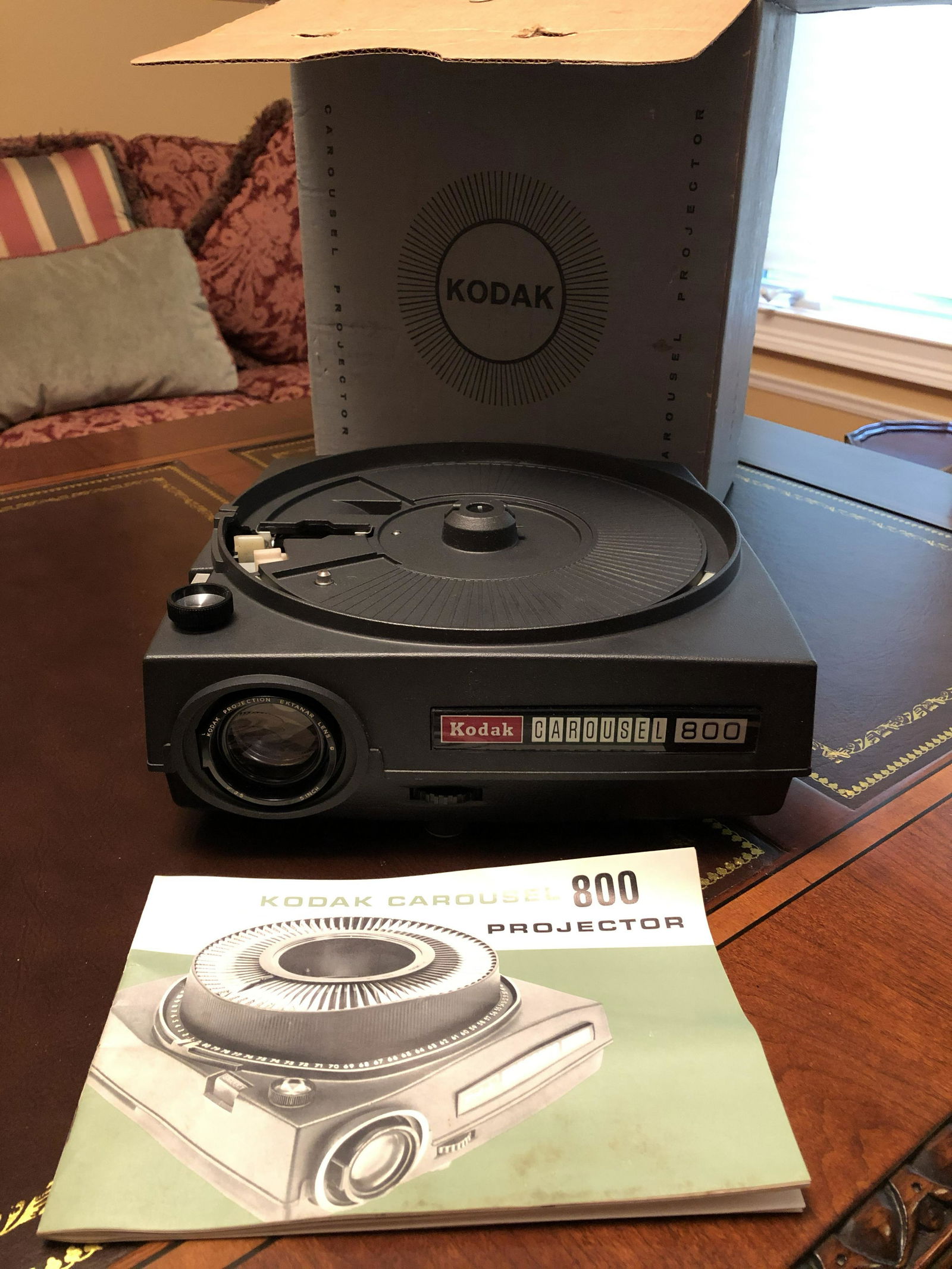 Vintage Kodak 800 Carousel Slide Projector (1 of 5)