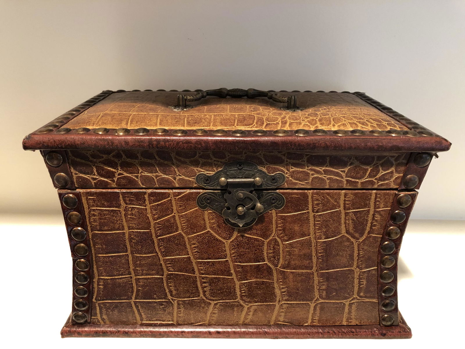 Faux Croco Skin Trinket Chest (1 of 2)