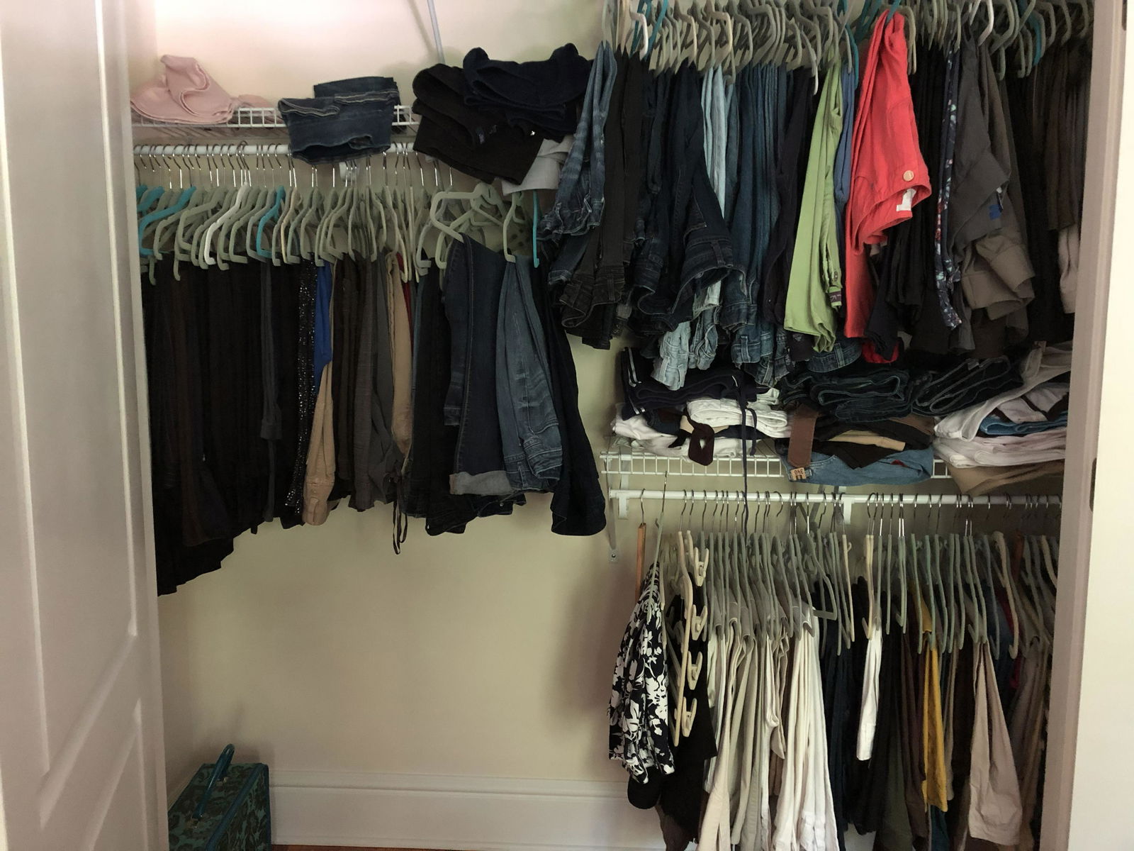 Ladies Dressing Closet Full Contents (1 of 5)