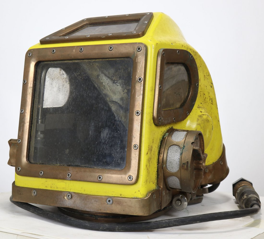 US Navy Mark 12 Diving Helmet, Re-breather + More: After the Mark V, the US Navy transitioned to the fiberglass Mark XII system during the 1980's. The only manufacturer of the helmets was the famed Morse Diving Equipment Company in Boston, Mass. This