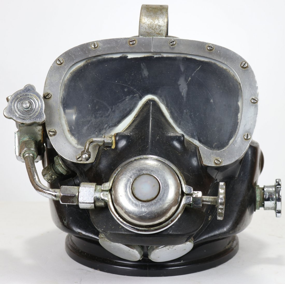 General Aquadyne Fiberglass Diving Helmet DMC-7: This is a very nice original General Aquadyne DMC-7 diving helmet. These helmets were quite popular in the 1970s. Fiberglass shell appears to be in good condition, photos tell the story. All items wil