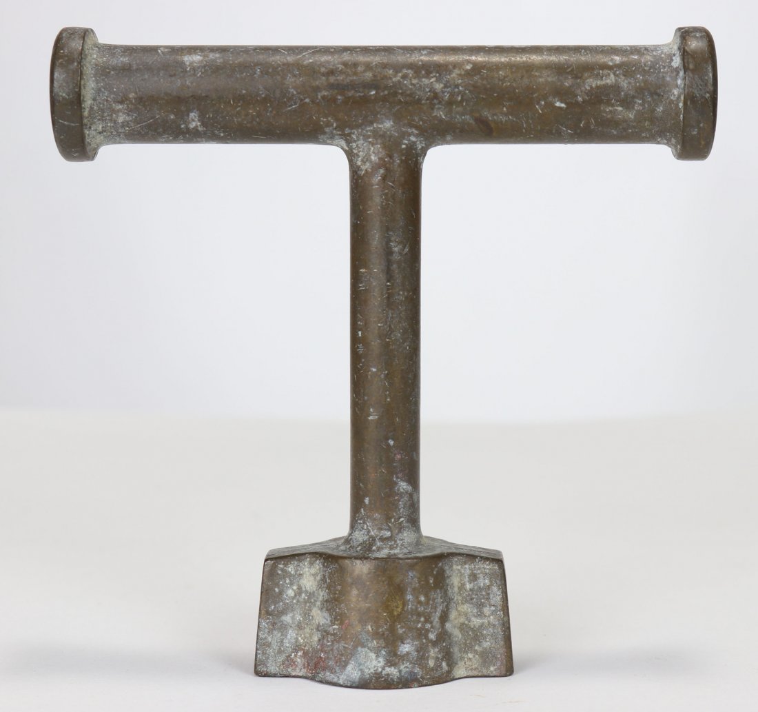 Siebe Gorman Diving Helmet Wing Nut T Wrench: Difficult to find Siebe Gorman T wrench for the breastplate wing nuts. Excellent original condition.