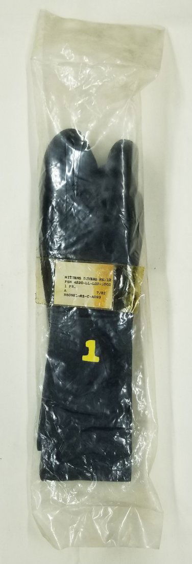 Mark 12 Diving Suit Divers Mittens Size 1 NOS: New old stock (NOS) size 1 divers mittens, one pair, sealed.