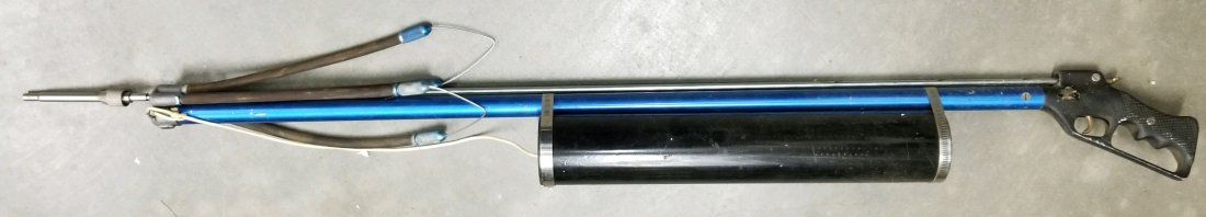 Vintage Scuba Divers Spear Fishing Gun: Interesting vintage scuba divers spear fishing gun. We could not find any manufacturers names or stamps. Overall length as shown is 58 inches. Unit is untested.