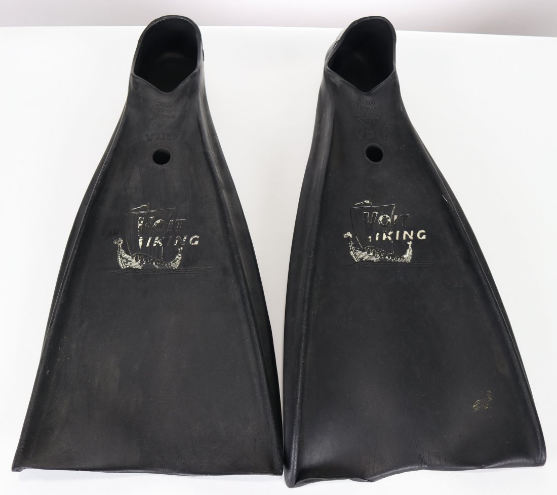 AMF Voit Viking A66 Black SCUBA Flippers: Pair of size medium / large AMF Voit Voking flippers. Model A66, solid black flippers. Rubber is somewhat stiff.