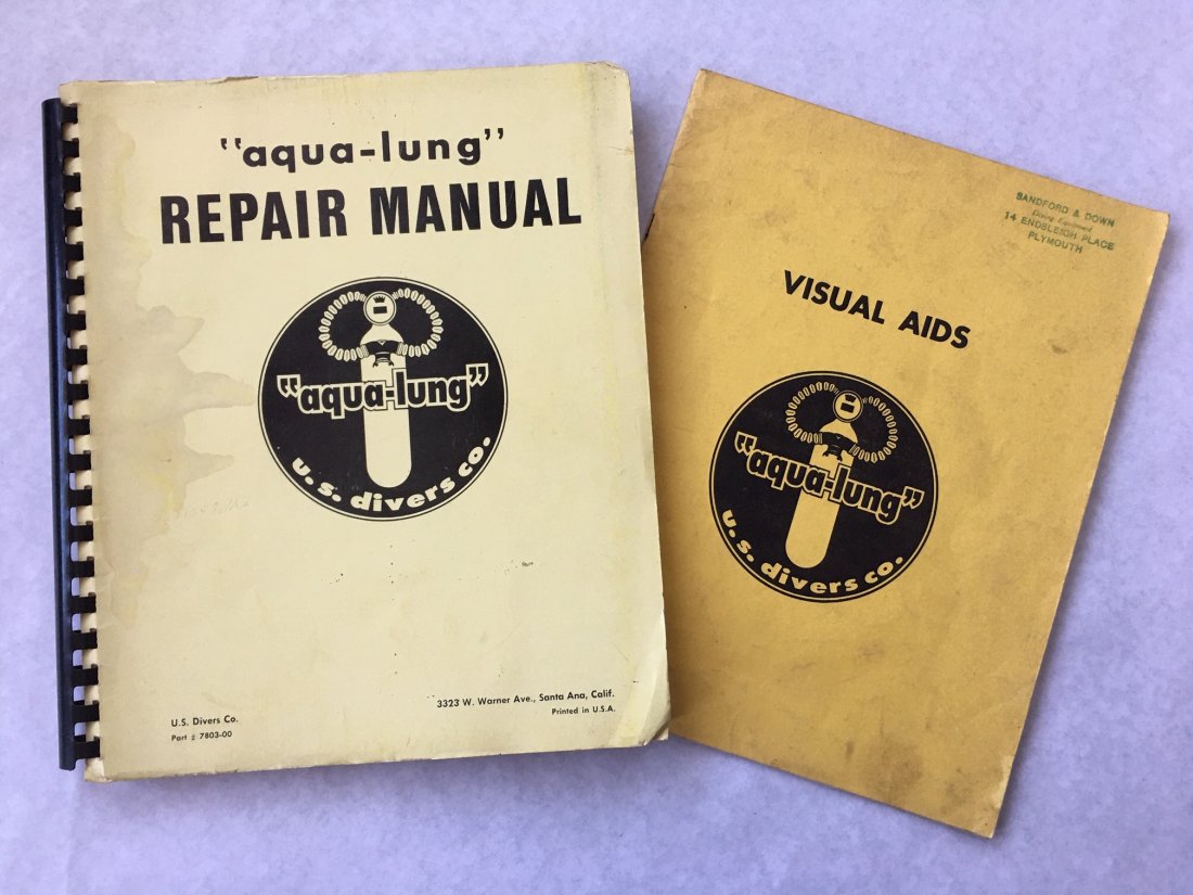 US Divers Aqua-Lung Repair Manual & Visual Aids: A huge 112 page spiral bound workshop REPAIR MANUAL for USD regulators, valves, and spear guns. See the photos for the CONTENTS listing. Comprehensive. Also USD VISUAL AIDS Manual for Single and Doubl