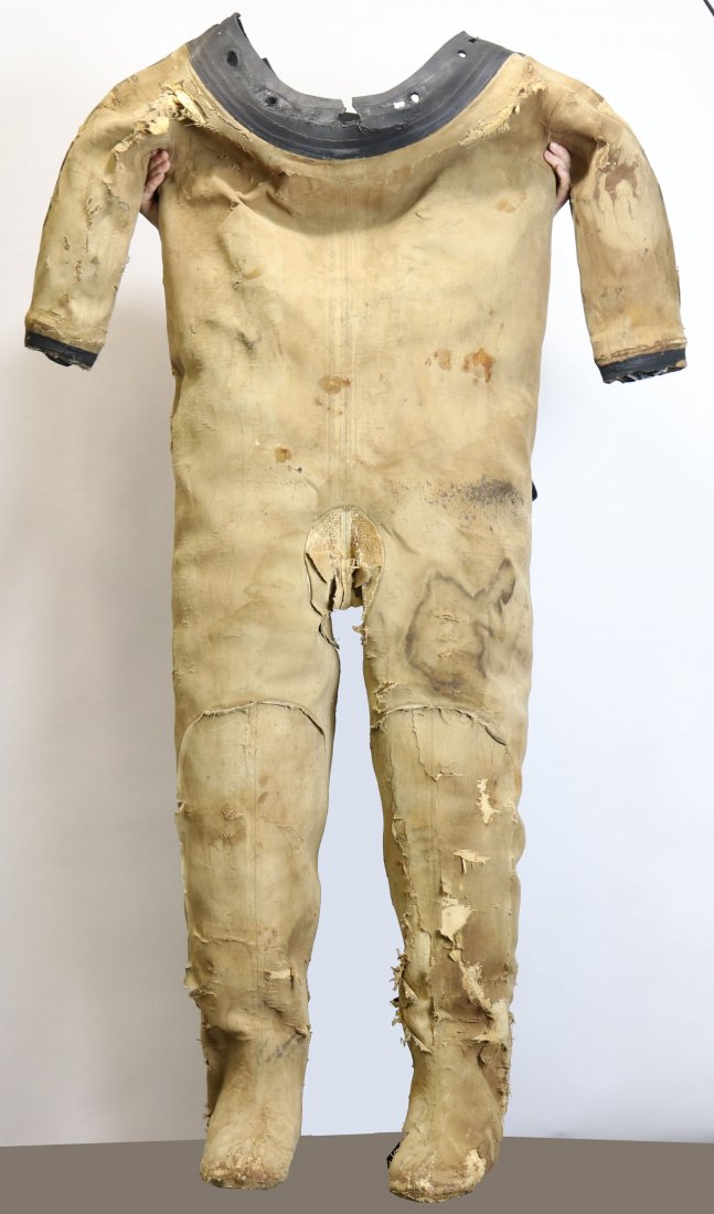 Vintage Korean Hard Hat Divers Dress Canvas Suit: Vintage divers dress made of canvas with rubber collar. Suit is well used but a fine example for display purposes. Punched for 12 bolt helmet, likely Asian helmet. Rubber collar somewhat stuff as well