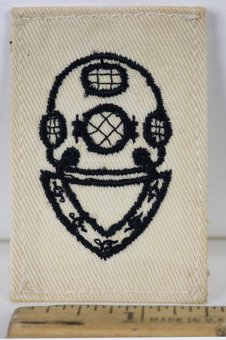 WW2 Vintage USN 2nd Class Diver summer uniform insignia: WWII vintage USN Divers 2nd CLASS DIVER insignia for summer uniform in excellent condition.