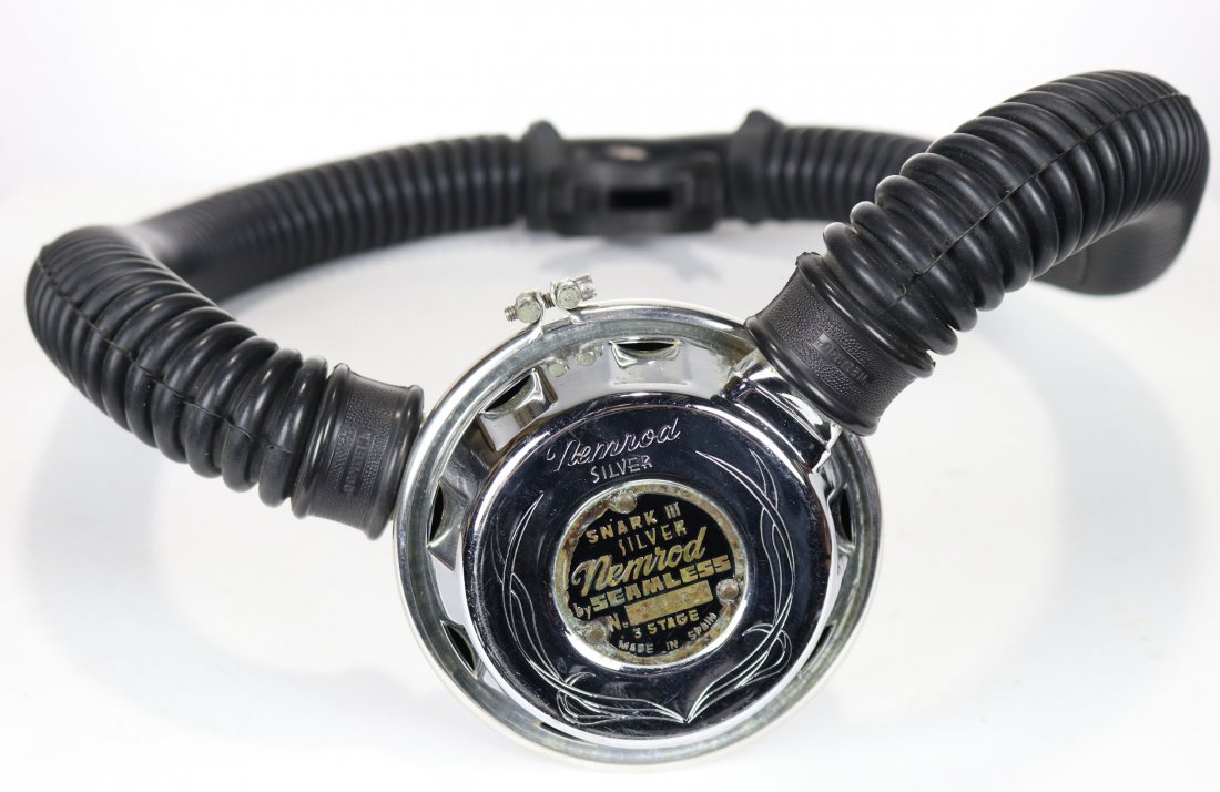 Nemrod Seamless Snark III Silver Double Hose Regulator: Nemrod Snark III Silver 3 stage double hose regulator in very good condition. Made in Spain, this unit features the black metal riveted plate. Circa mid-1960s. Condition of the rubber hose and mouthpi