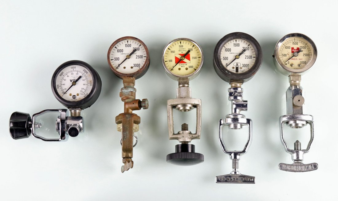 5 Scuba Pressure Gauges USD Voit Healthways Seacraft: Grouping of five vintage scuba tank pressure gauges. The grouping consists of a Healthways, Aqua Lung, Seacraft Industries, Voit, and one by an unknown manufacturer. Excellent collectible condition, a