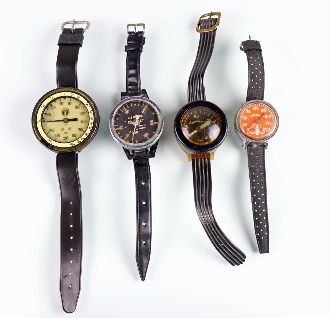 4 Vintage US Divers Depth Gauges Nemo French & Calypso (1 of 2)