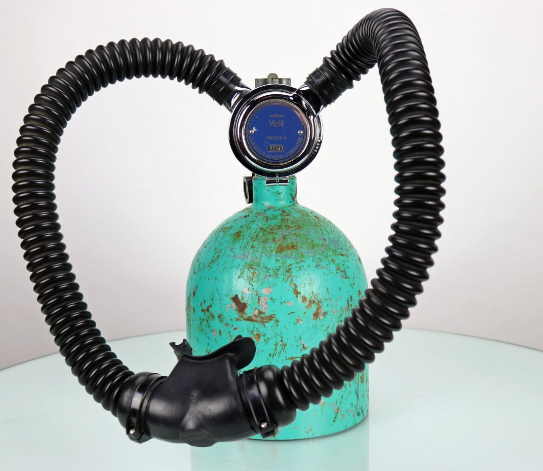 Voit AMF Trieste II 1970s Double Hose Regulator: Almost like new Voit AMF Trieste II double hose regulator. Referred to as the V22 in the catalogs, this example features a chrome body in almost flawless condition. Made during the early 1970s, it wou