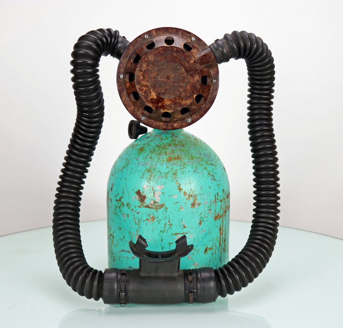 1956 USD Jet Air Brown Phenolic Double Hose Regulator (1 of 5)