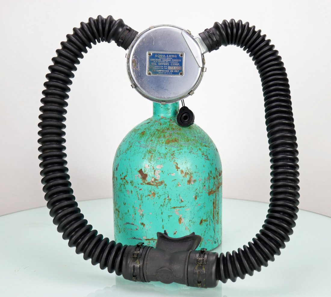 1953 US Divers Double Hose Regulator w/ USN Mouthpiece (1 of 6)