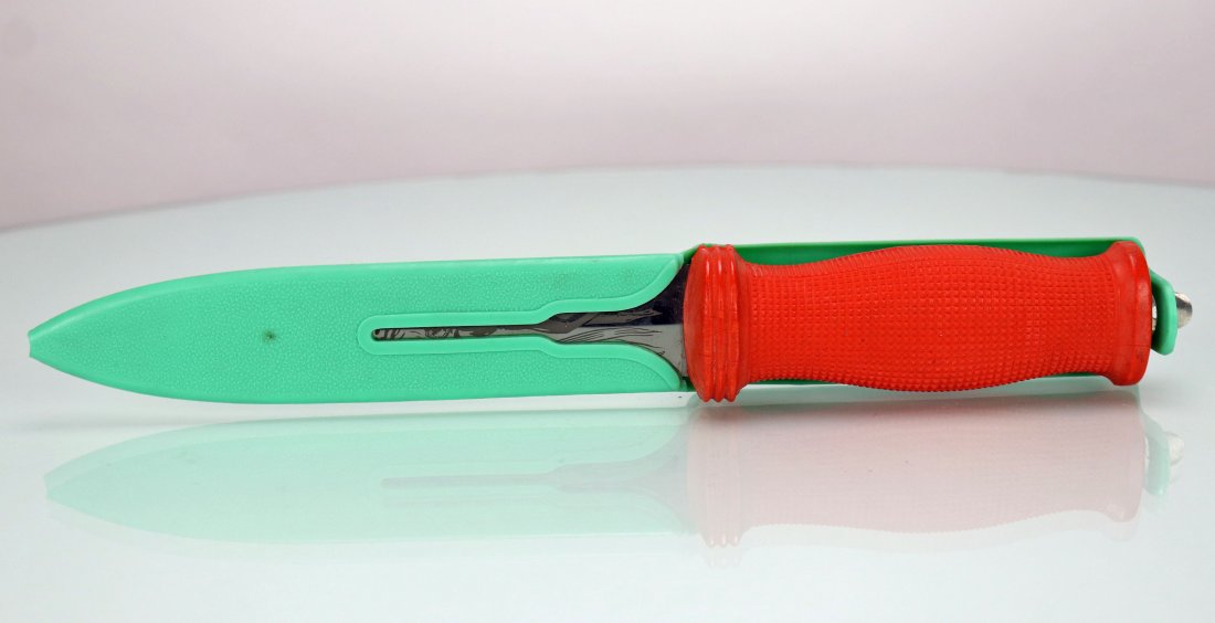 Deutschmann Skin Diver Knife, Impressive Blade Images (1 of 7)